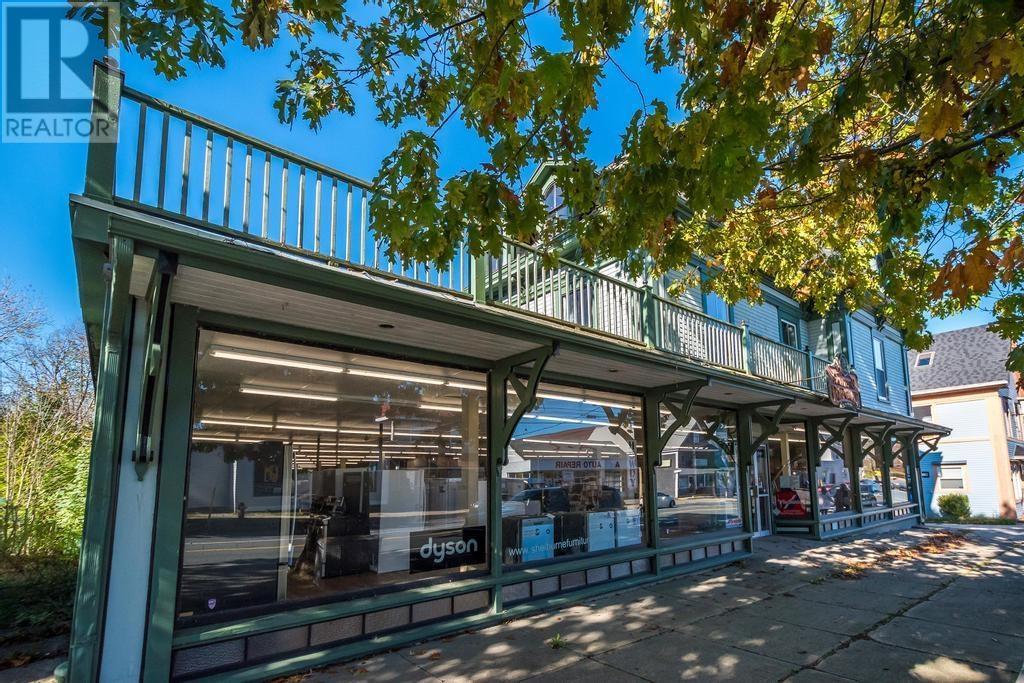 147 Water Street, Shelburne, Nova Scotia  B0T 1W0 - Photo 2 - 202425995