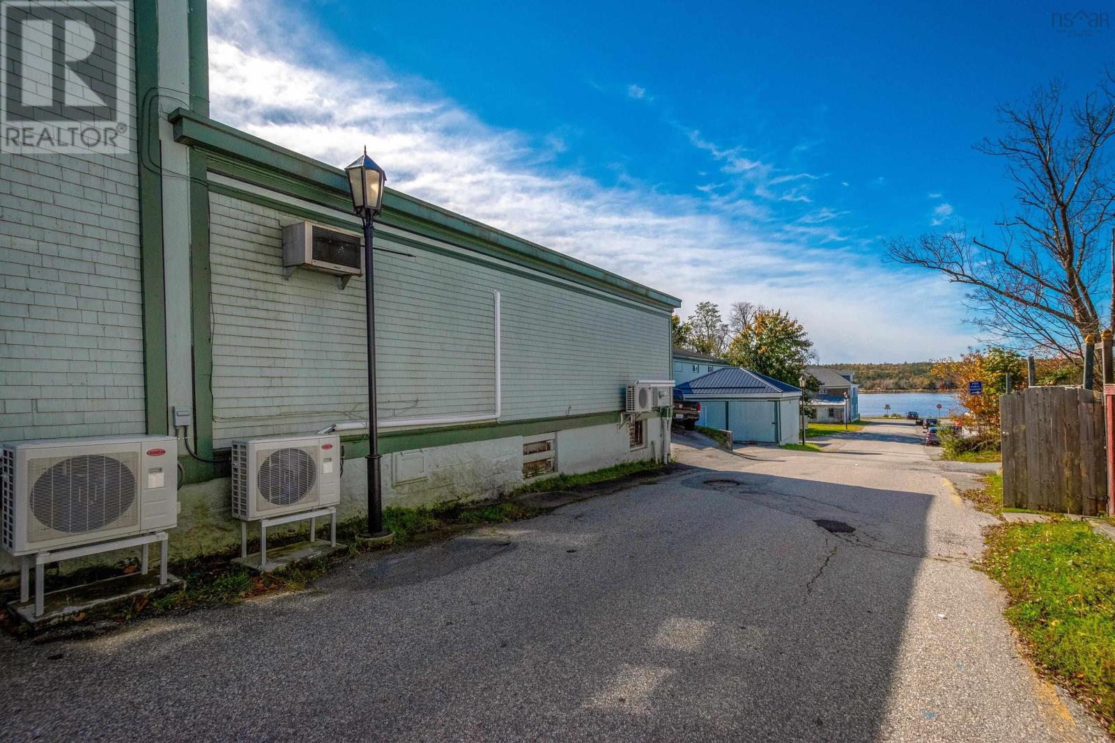 147 Water Street, Shelburne, Nova Scotia  B0T 1W0 - Photo 9 - 202425995