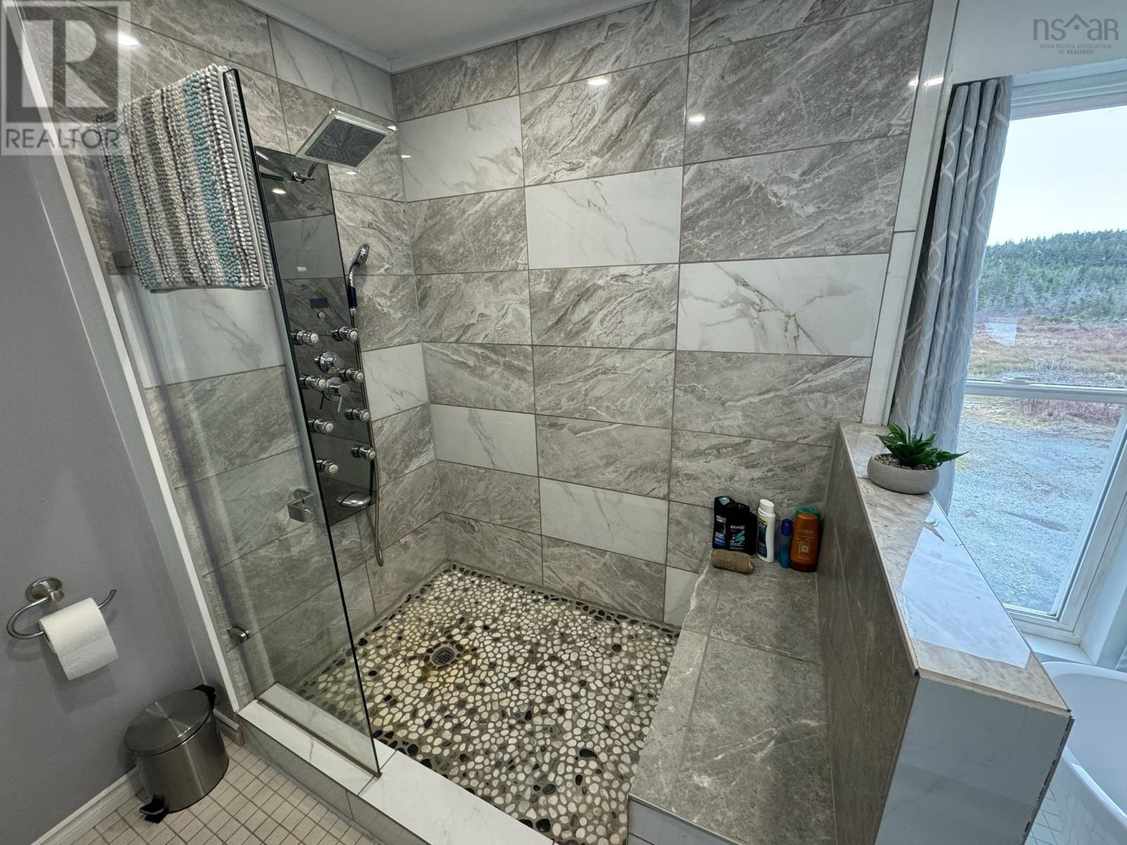 1379 Salmon River Road, L'ardoise, Nova Scotia  B0E 3B0 - Photo 16 - 202428100