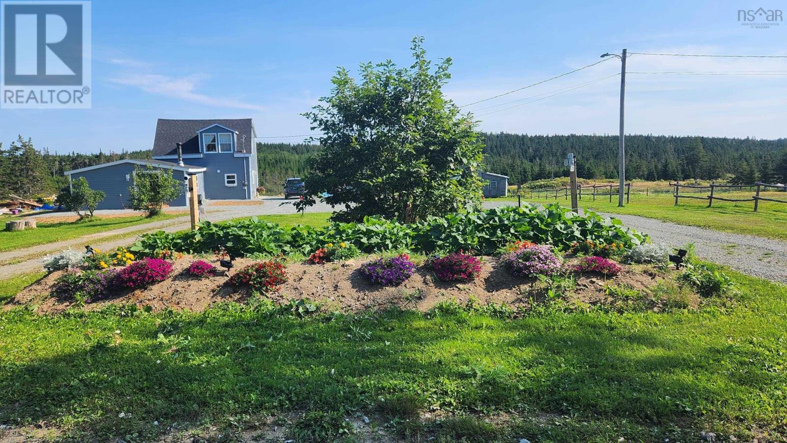 1379 Salmon River Road, L'ardoise, Nova Scotia  B0E 3B0 - Photo 2 - 202428100