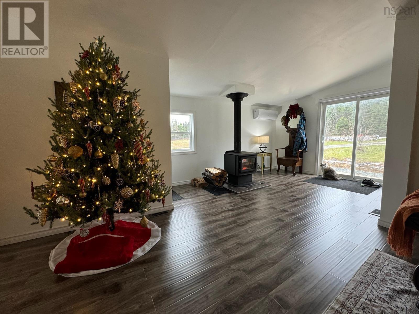 1379 Salmon River Road, L'ardoise, Nova Scotia  B0E 3B0 - Photo 3 - 202428100