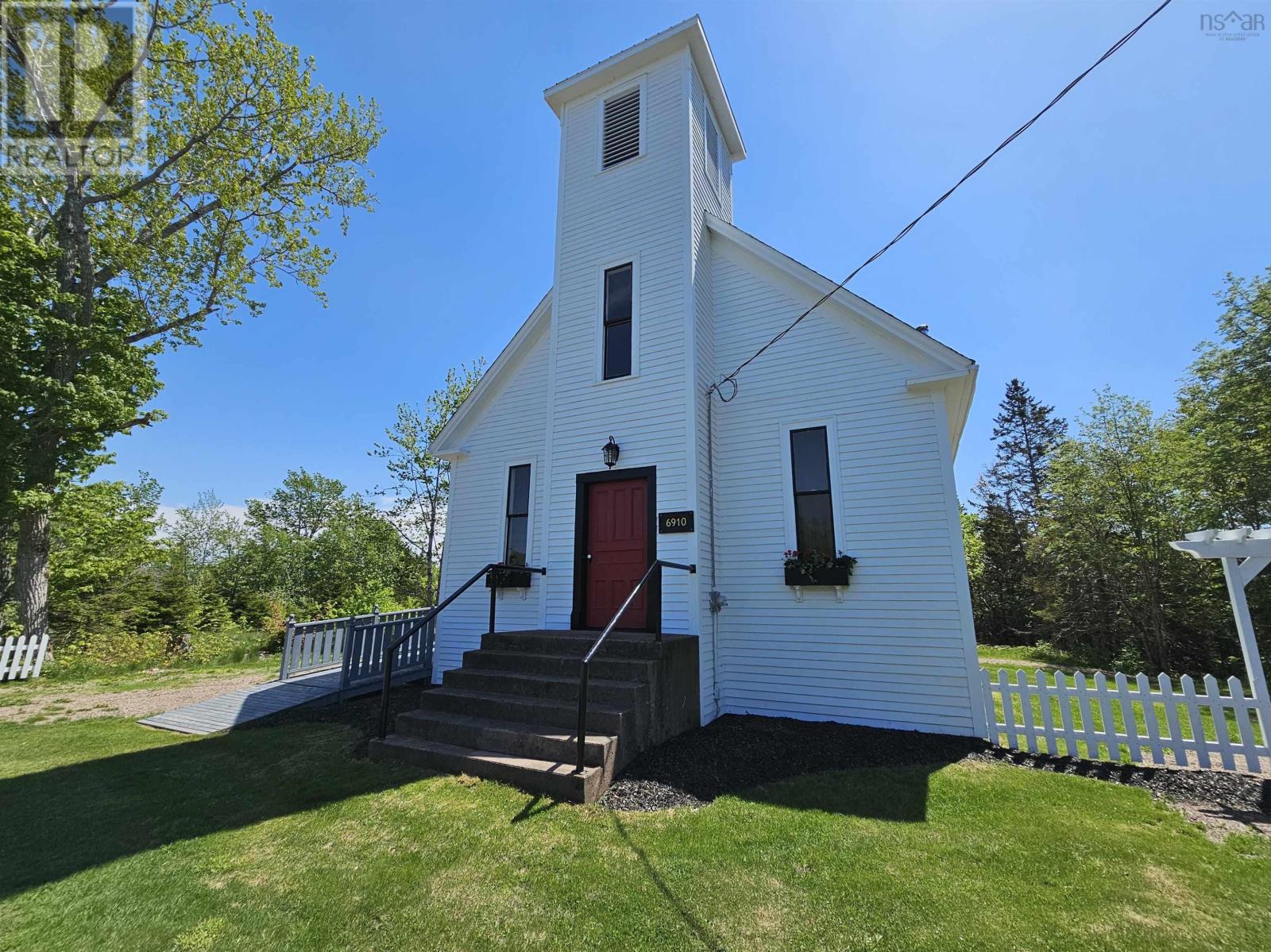 6910 Highway 2, Portapique, Nova Scotia  B0M 1B0 - Photo 3 - 202506149