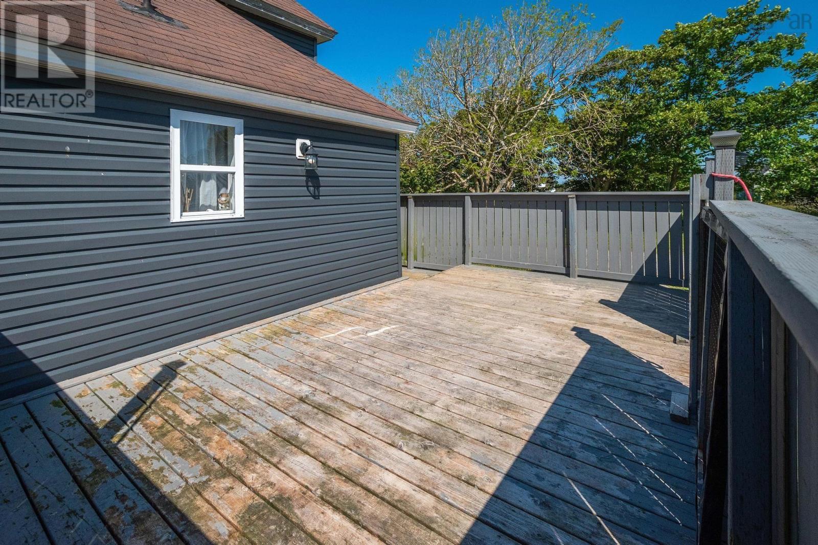 1 Atlantic Street, Clark's Harbour, Nova Scotia  B0W 1P0 - Photo 3 - 202506896