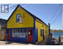100 Montague Street, lunenburg, Nova Scotia