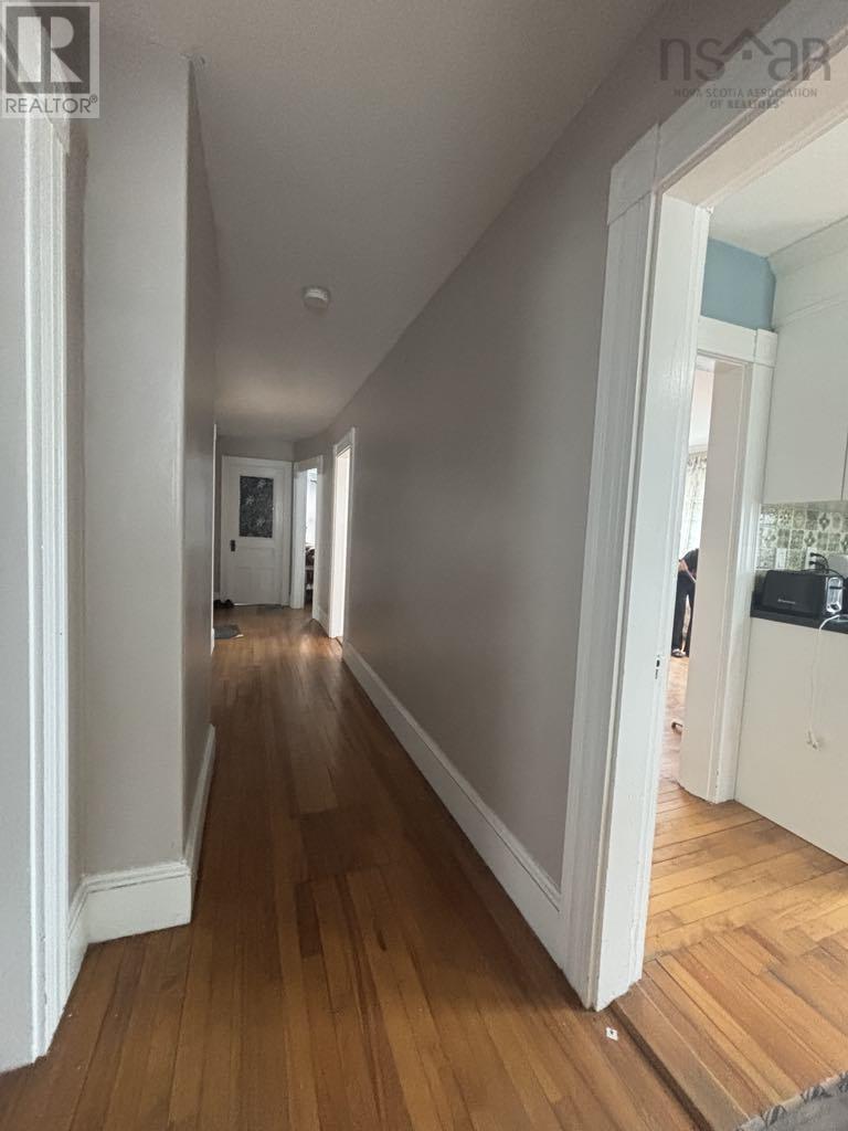 67 Cliff Street, Yarmouth, Nova Scotia  B5A 3J1 - Photo 3 - 202509286