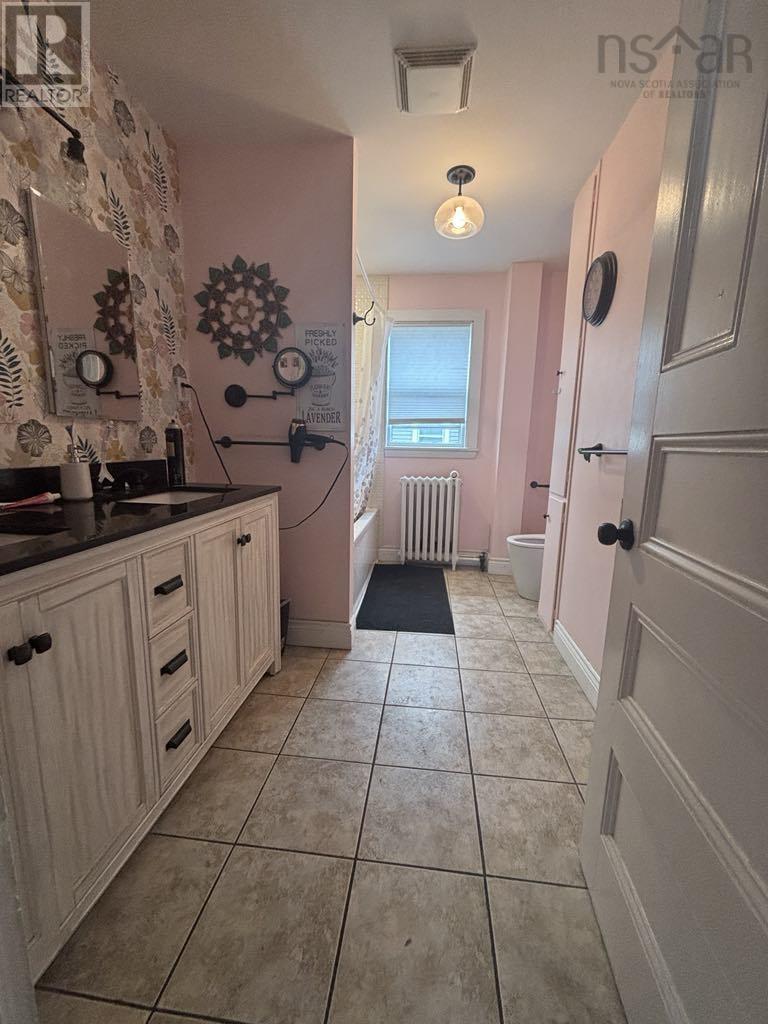 67 Cliff Street, Yarmouth, Nova Scotia  B5A 3J1 - Photo 7 - 202509286