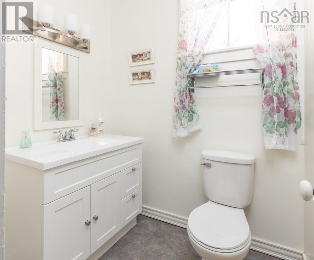 45 Alma Street, Yarmouth, Nova Scotia  B5A 3G7 - Photo 13 - 202509748