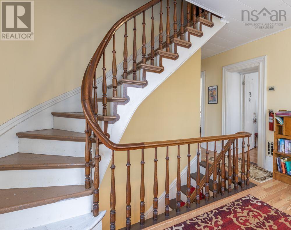 45 Alma Street, Yarmouth, Nova Scotia  B5A 3G7 - Photo 9 - 202509748