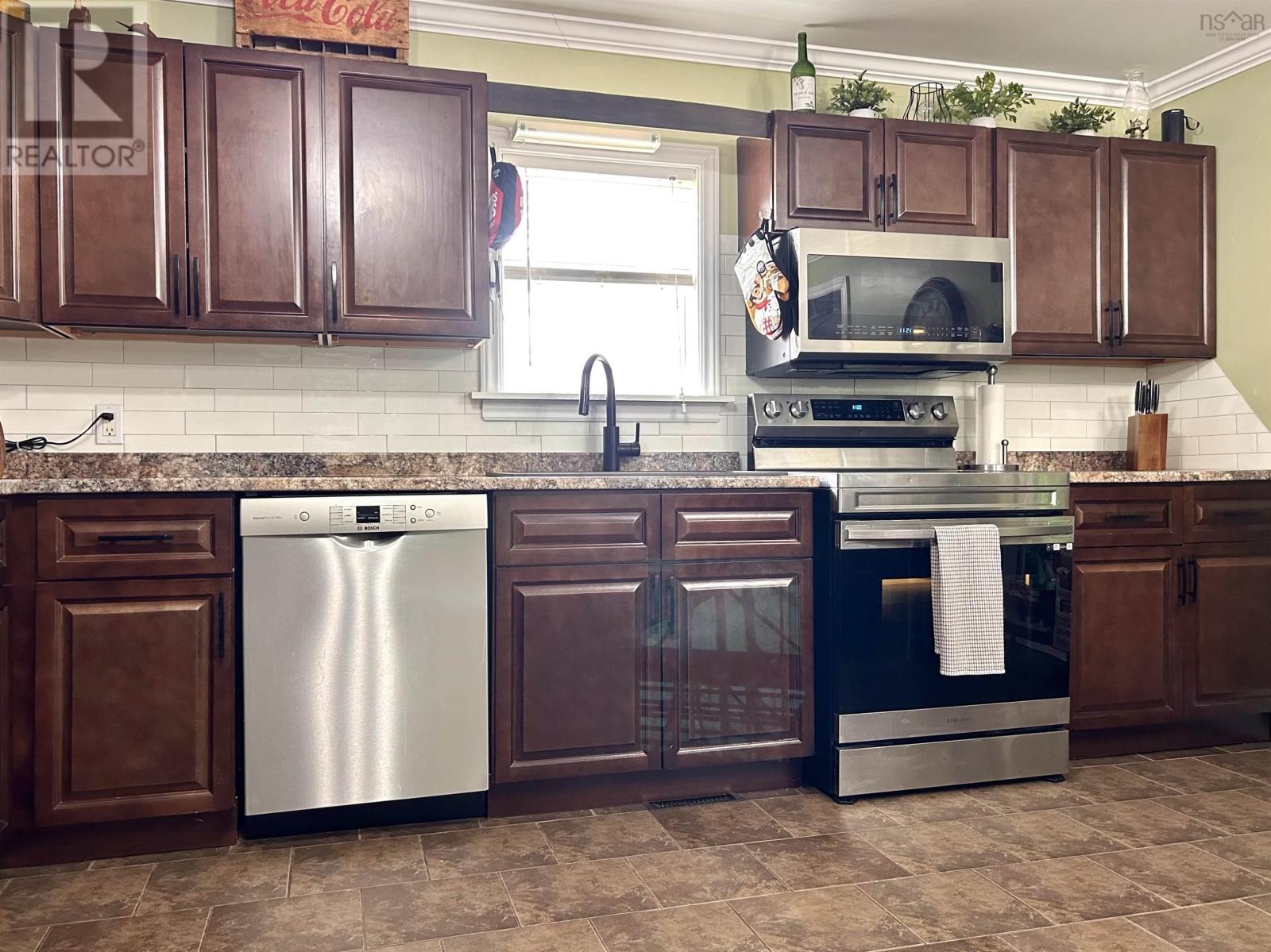 60 Cowan Street, Springhill, Nova Scotia  B0M 1X0 - Photo 11 - 202510372