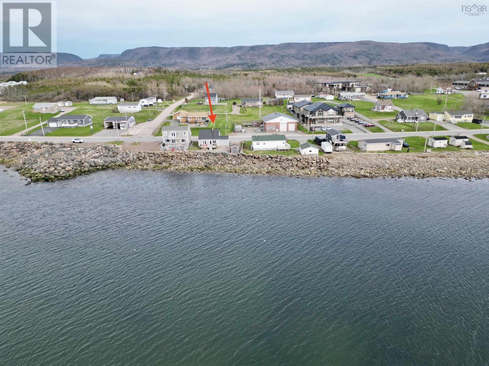 15491 Cabot Trail Road, Chéticamp, Nova Scotia  B0E 1H0 - Photo 3 - 202511032
