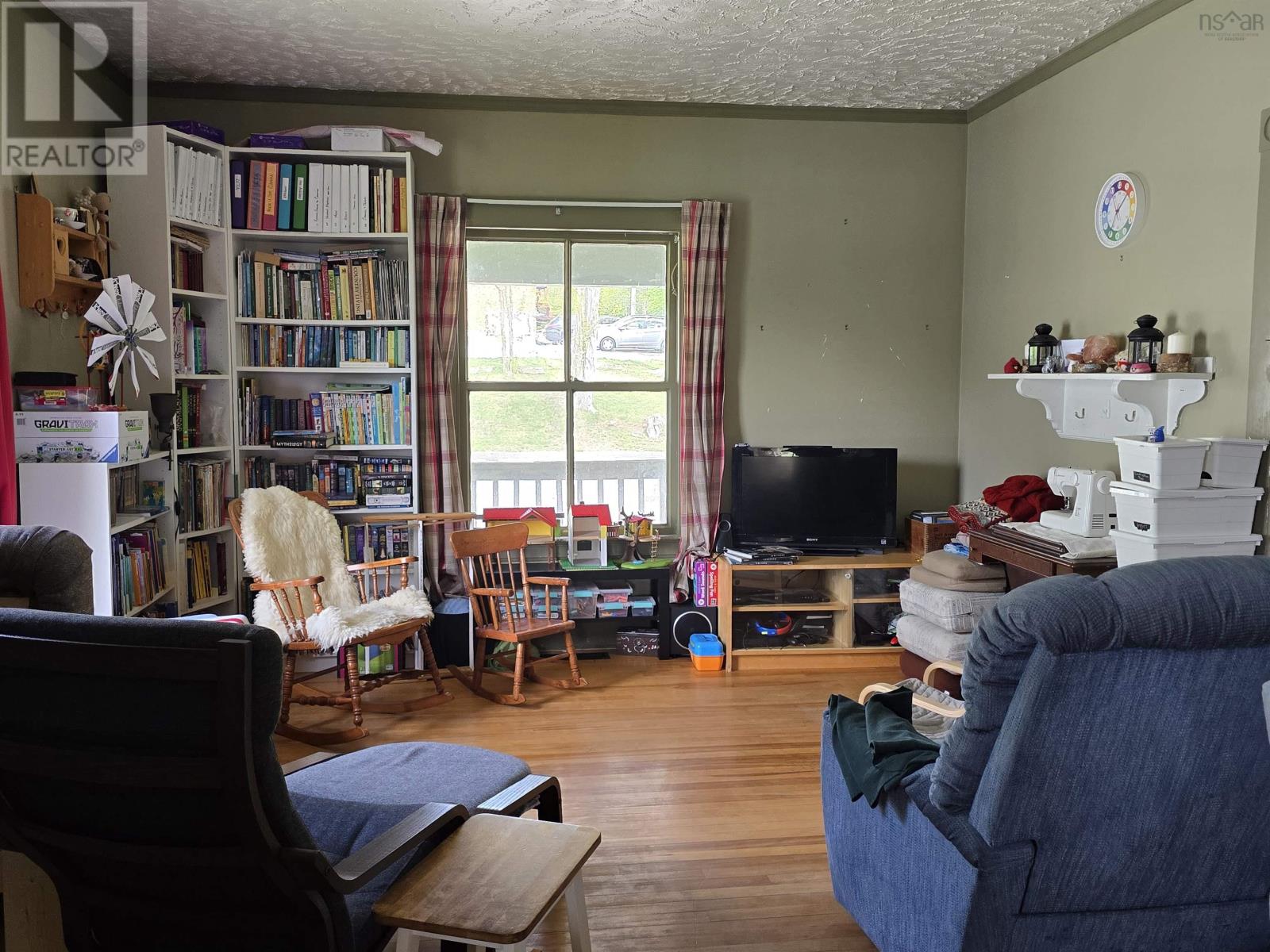 63 Elm Street, Bridgewater, Nova Scotia  B4V 2V5 - Photo 11 - 202512438