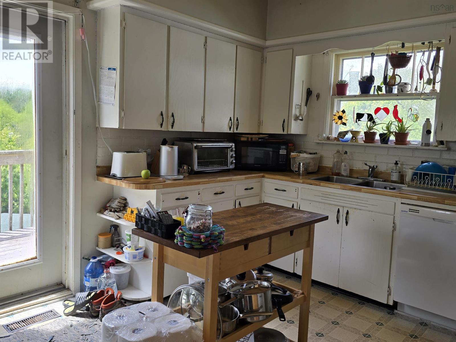 63 Elm Street, Bridgewater, Nova Scotia  B4V 2V5 - Photo 15 - 202512438