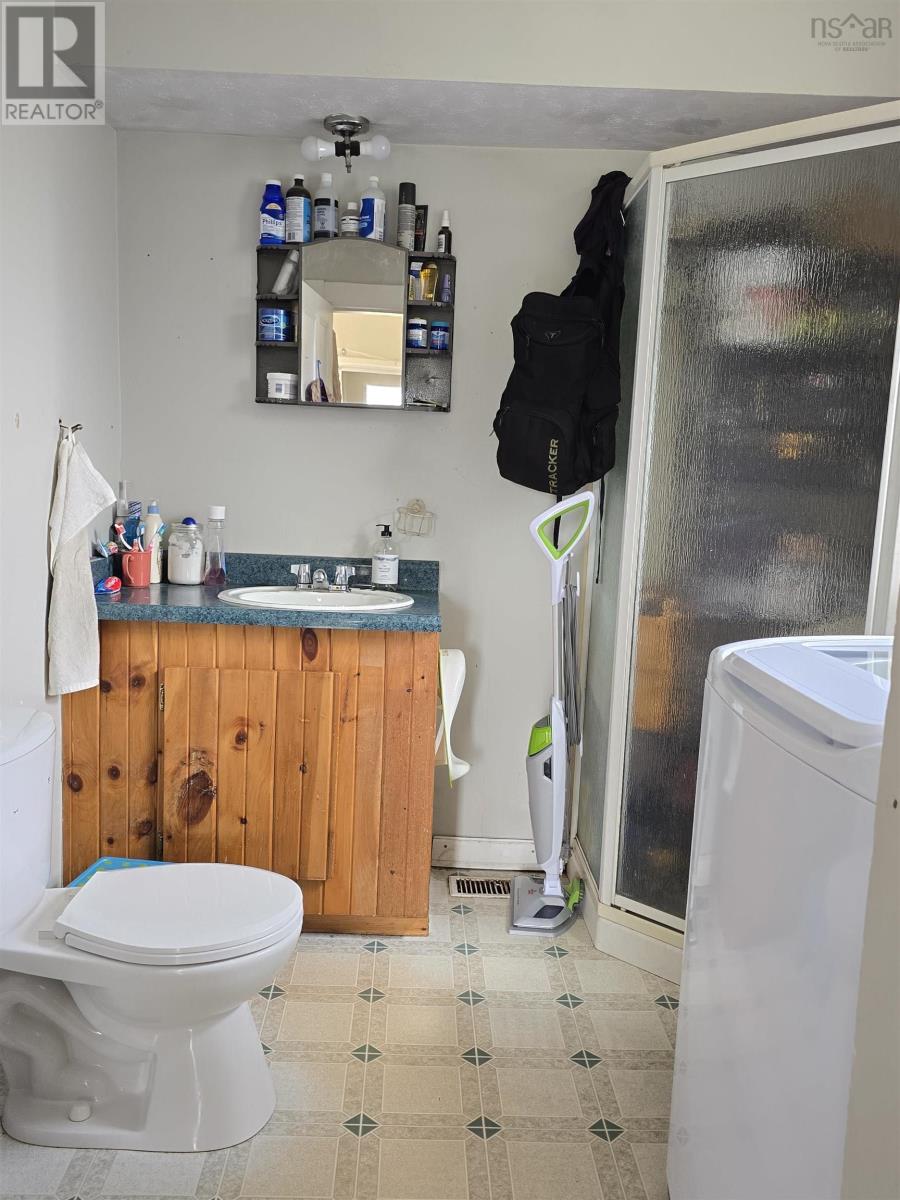 63 Elm Street, Bridgewater, Nova Scotia  B4V 2V5 - Photo 18 - 202512438