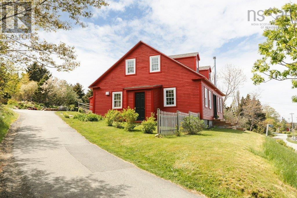 446 Kingsburg Road, Lower Rose Bay, Nova Scotia  B0J 2X0 - Photo 4 - 202512486