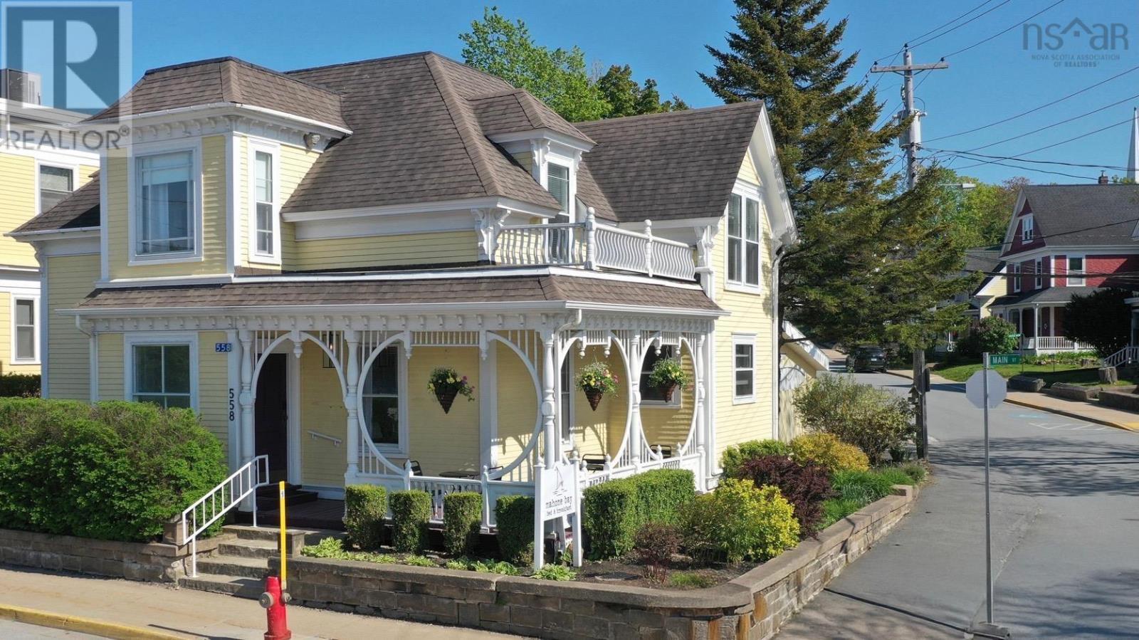 558 Main Street, Mahone Bay, Nova Scotia  B0J 2E0 - Photo 2 - 202512873