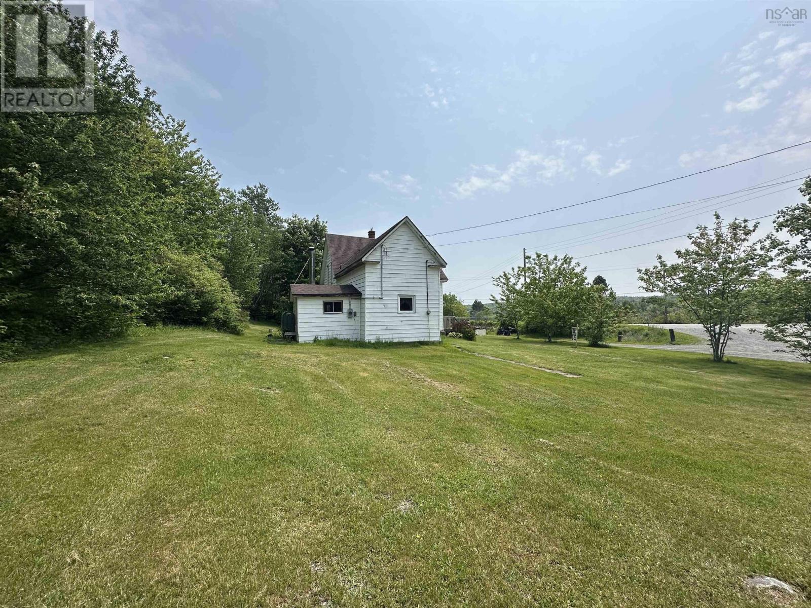 6 Lake Road, Sheet Harbour, Nova Scotia  B0J 3B0 - Photo 3 - 202514523