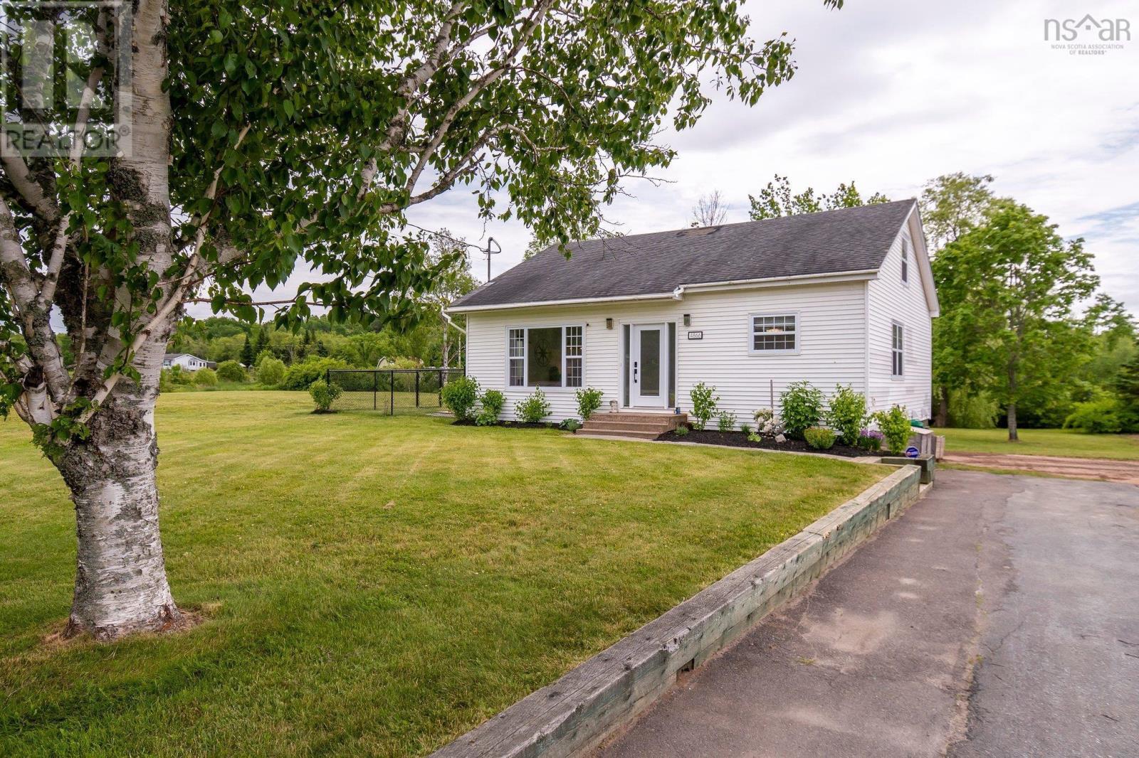 4866 Highway 1, Three Mile Plains, Nova Scotia  B0N 2T0 - Photo 2 - 202515599