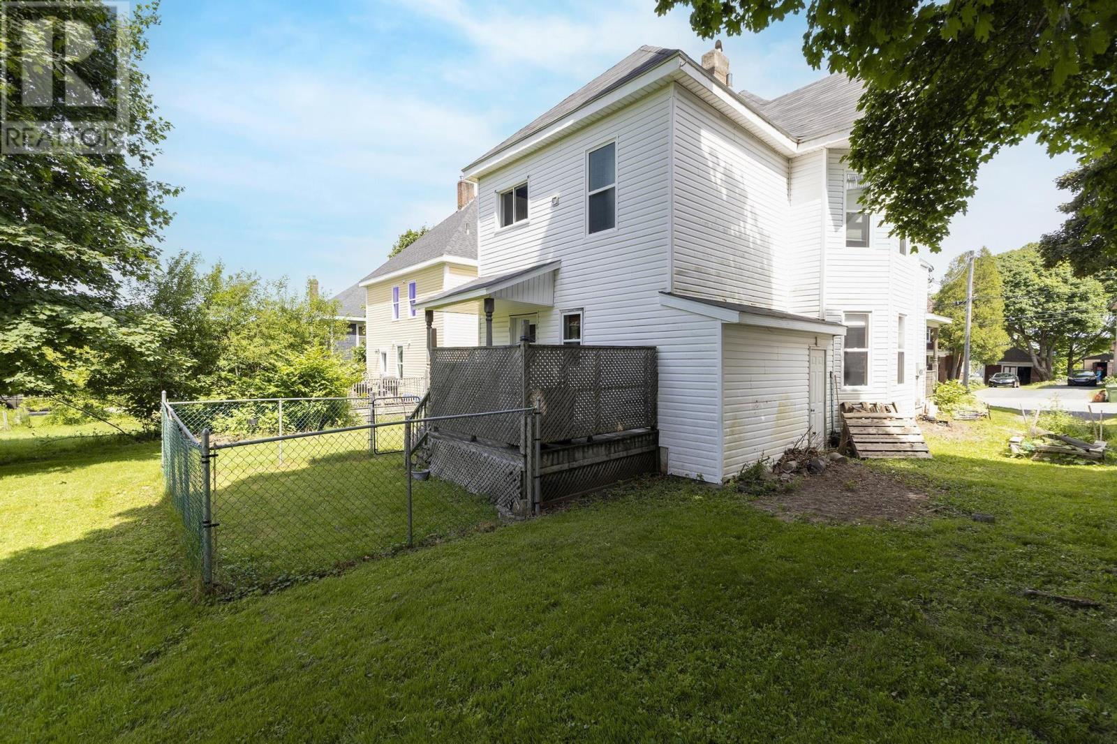 25 Jubilee Avenue, Stellarton, Nova Scotia  B0K 1S0 - Photo 3 - 202516059