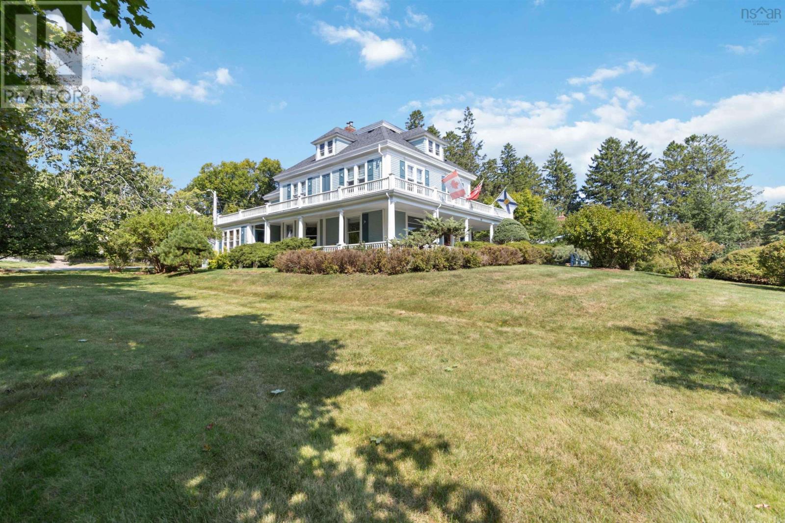 66 Mcdonald Street, Lunenburg, Nova Scotia  B0J 2C0 - Photo 2 - 202516140