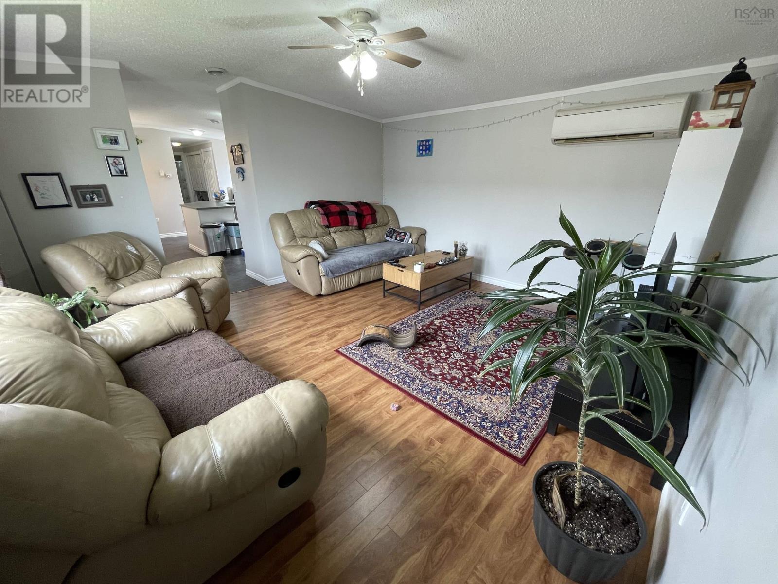 49 Sherbrooke Avenue, Bridgewater, Nova Scotia  B4V 4E8 - Photo 3 - 202516483