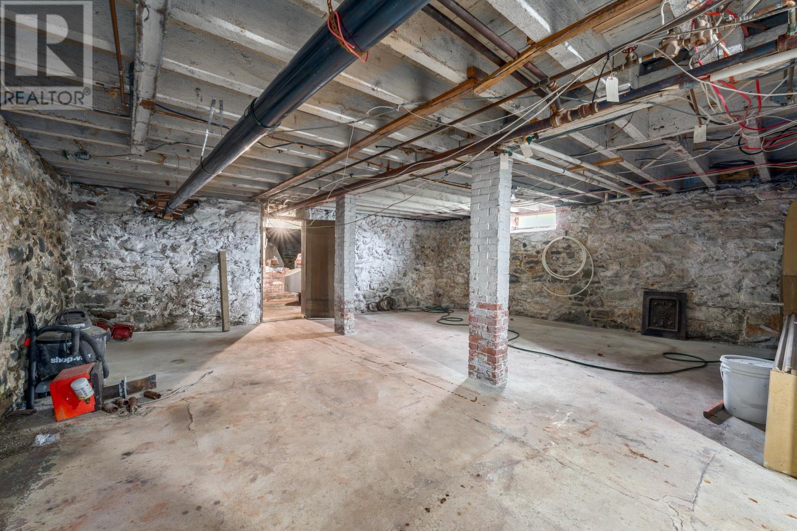 42 Queen Street, Yarmouth, Nova Scotia  B5A 3Y5 - Photo 38 - 202516663