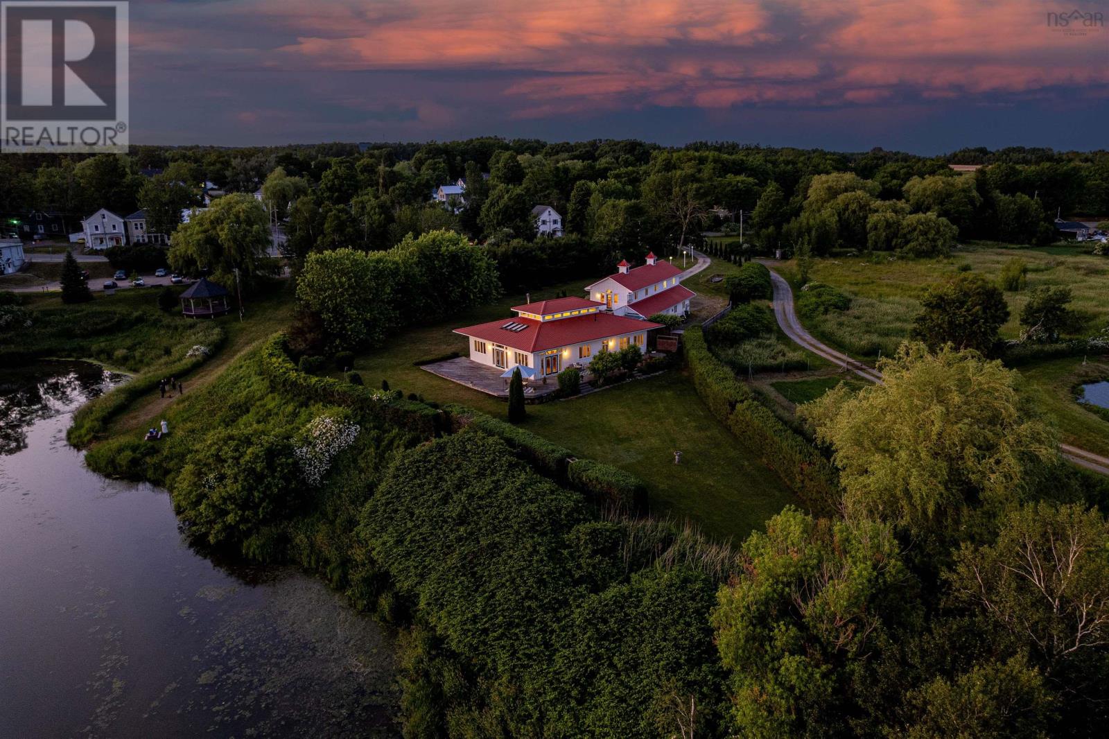 9878 Main Street, canning, Nova Scotia