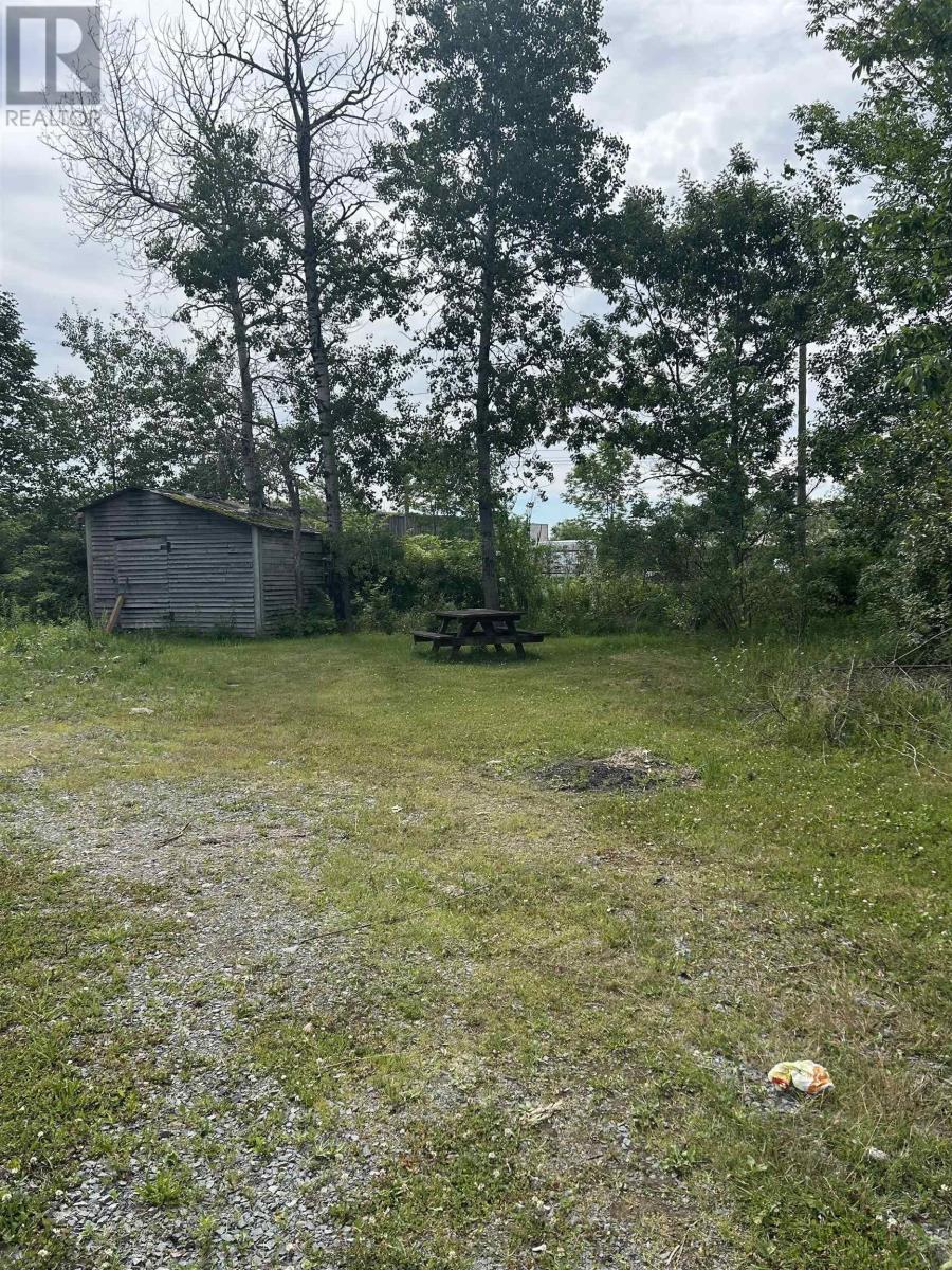 721 Highway 2, Elmsdale, Nova Scotia  B2S 1A8 - Photo 11 - 202517071