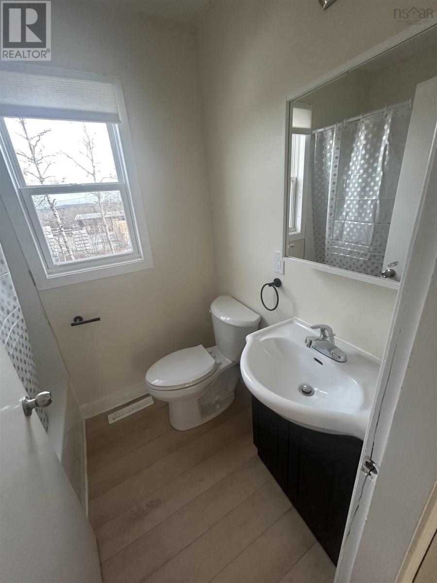 721 Highway 2, Elmsdale, Nova Scotia  B2S 1A8 - Photo 4 - 202517071