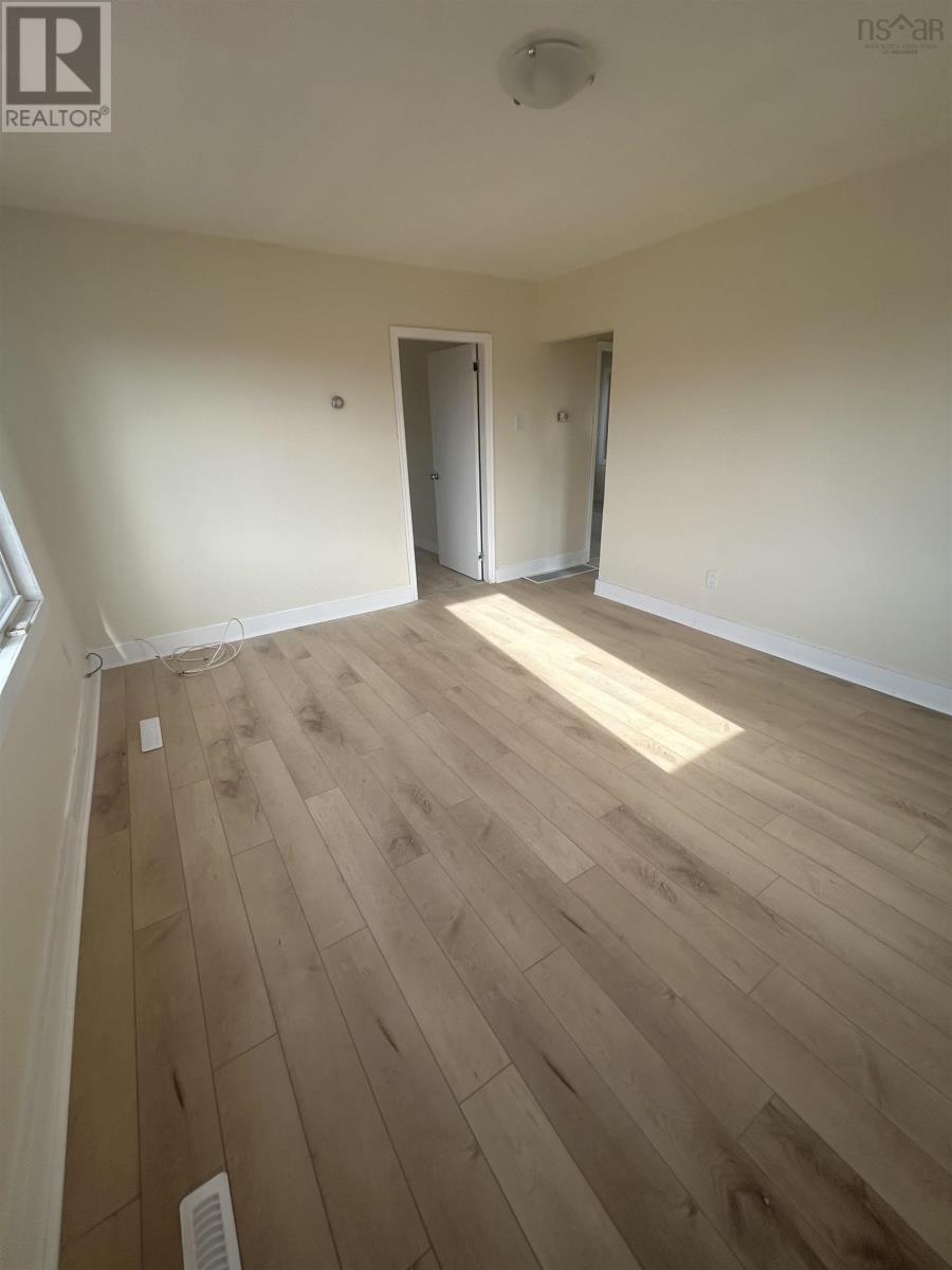 721 Highway 2, Elmsdale, Nova Scotia  B2S 1A8 - Photo 7 - 202517071