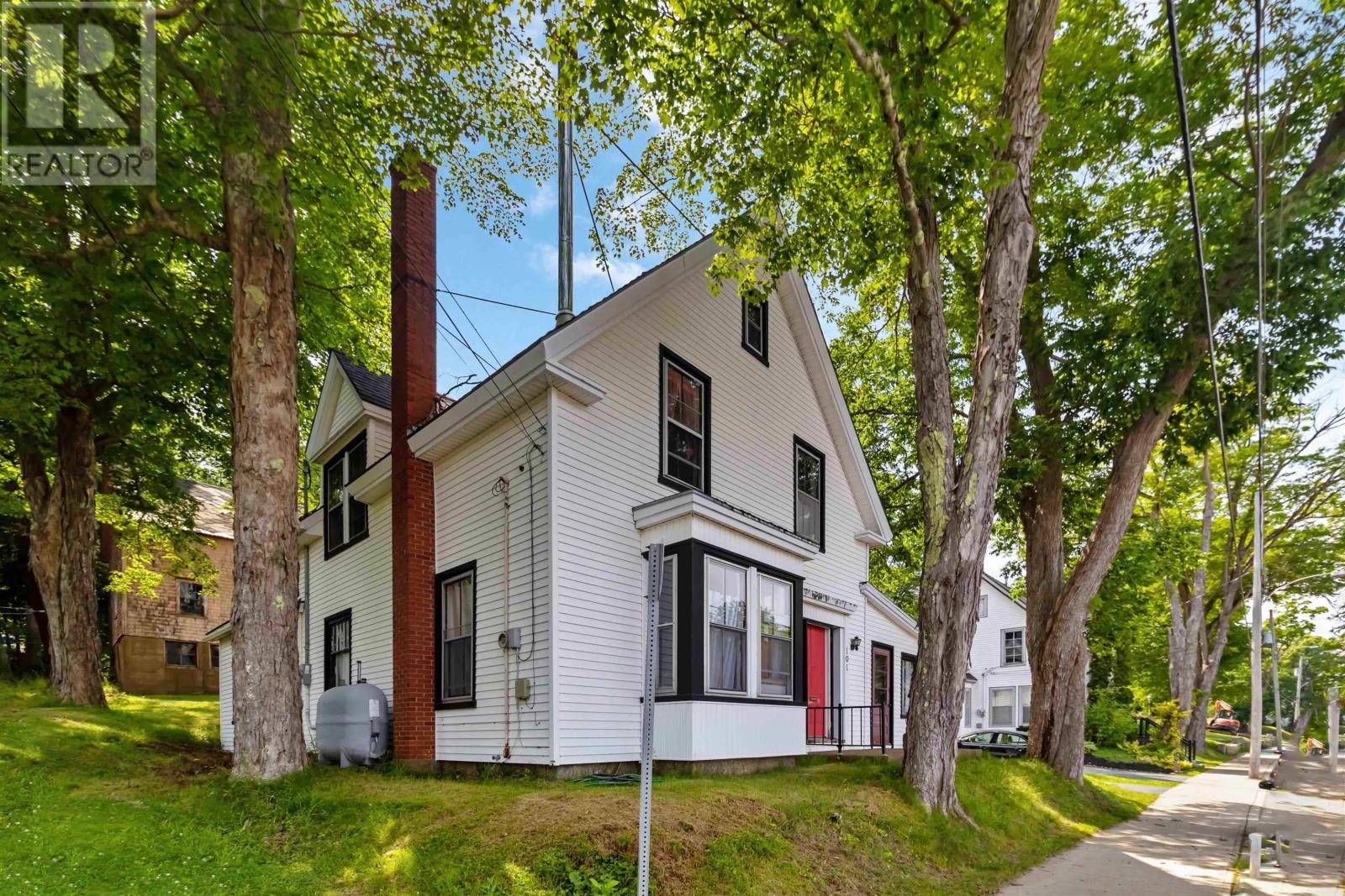 101 Pleasant Street, Bridgewater, Nova Scotia  B4V 1N3 - Photo 48 - 202517094