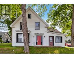 101 Pleasant Street, bridgewater, Nova Scotia