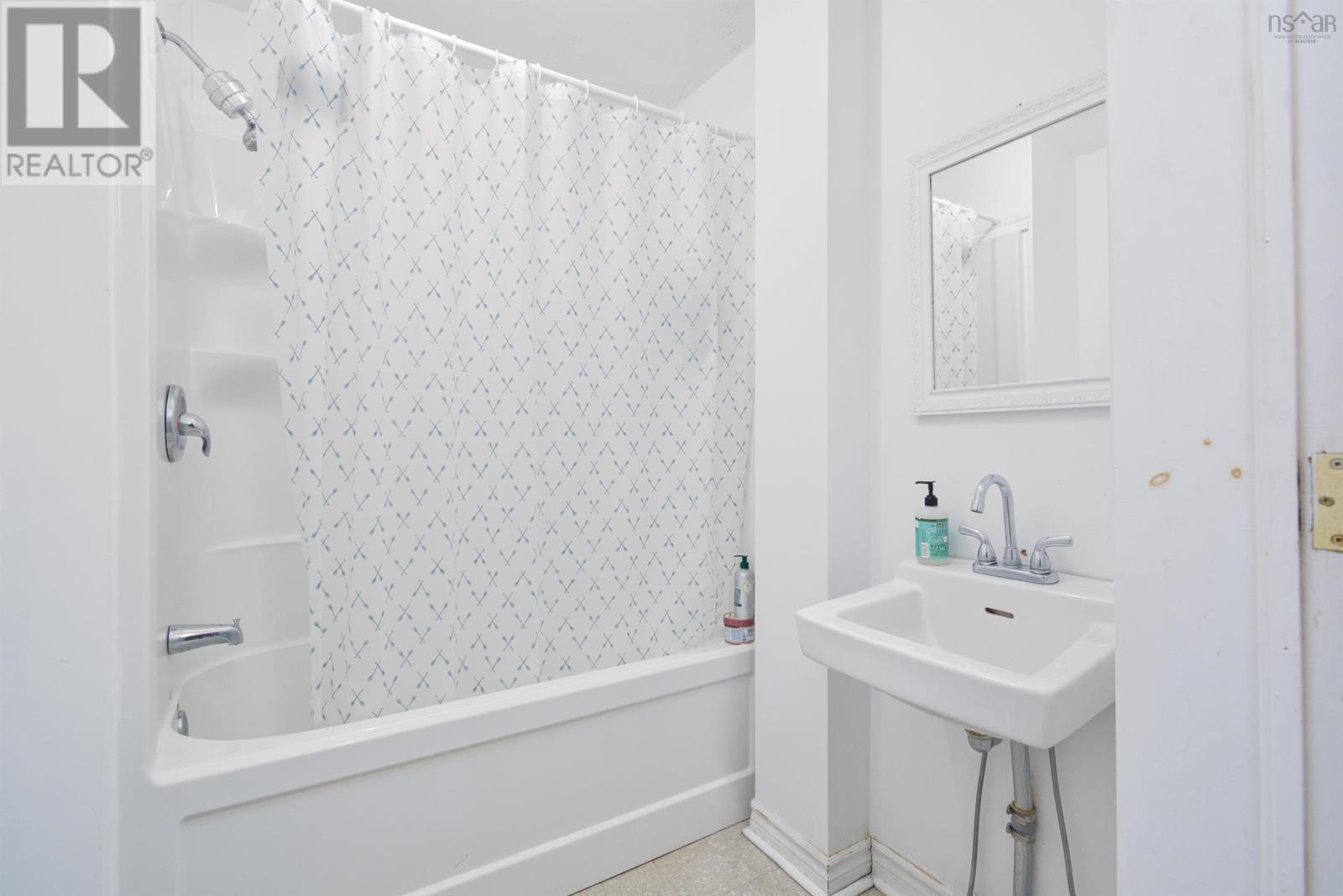 341 Townsend Street, Sydney, Nova Scotia  B1P 5G1 - Photo 12 - 202517620