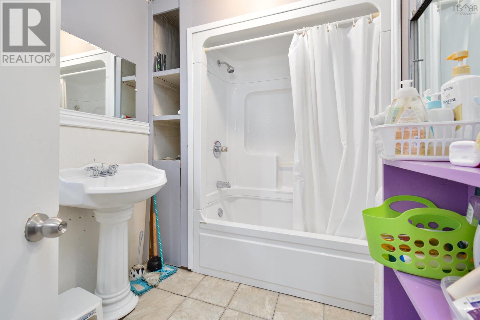 341 Townsend Street, Sydney, Nova Scotia  B1P 5G1 - Photo 22 - 202517620