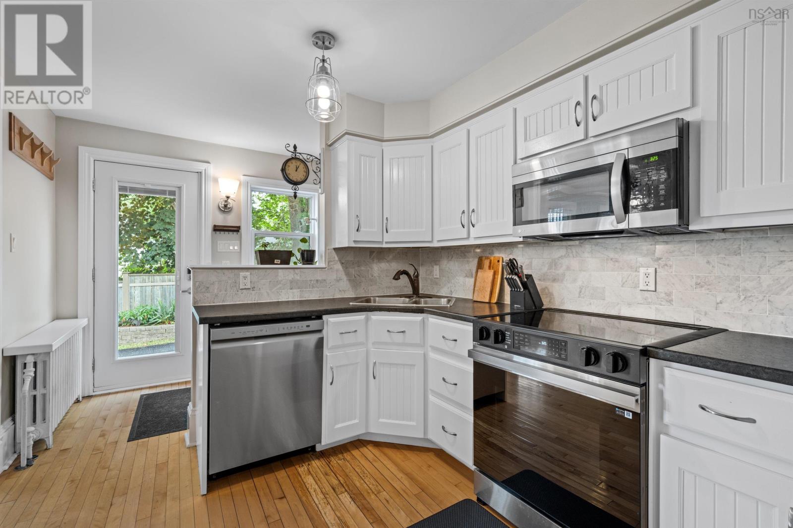 153 Pleasant Street, Bridgewater, Nova Scotia  B4V 1N4 - Photo 7 - 202518019