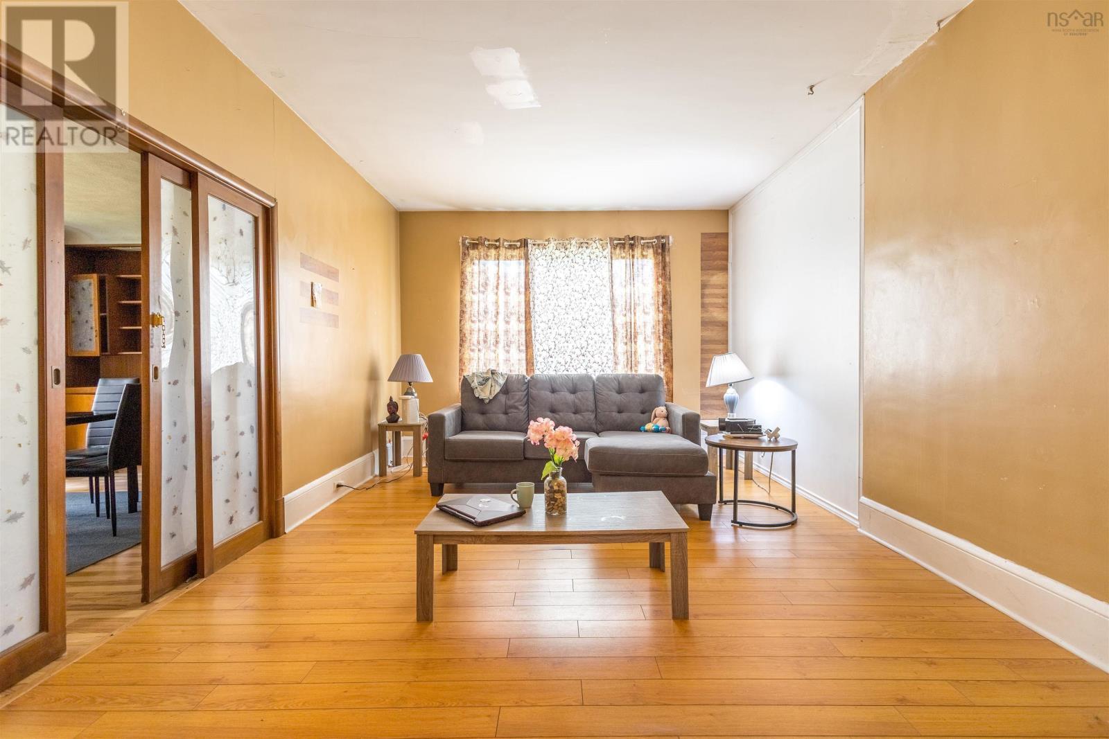 324 York Street, Glace Bay, Nova Scotia  B1A 2M7 - Photo 5 - 202518450