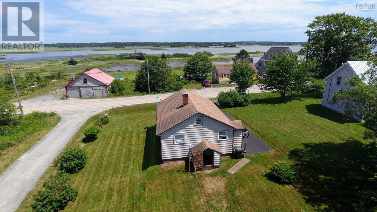 504 Highway 335,, West Pubnico, Nova Scotia  B0W 3S0 - Photo 8 - 202518938