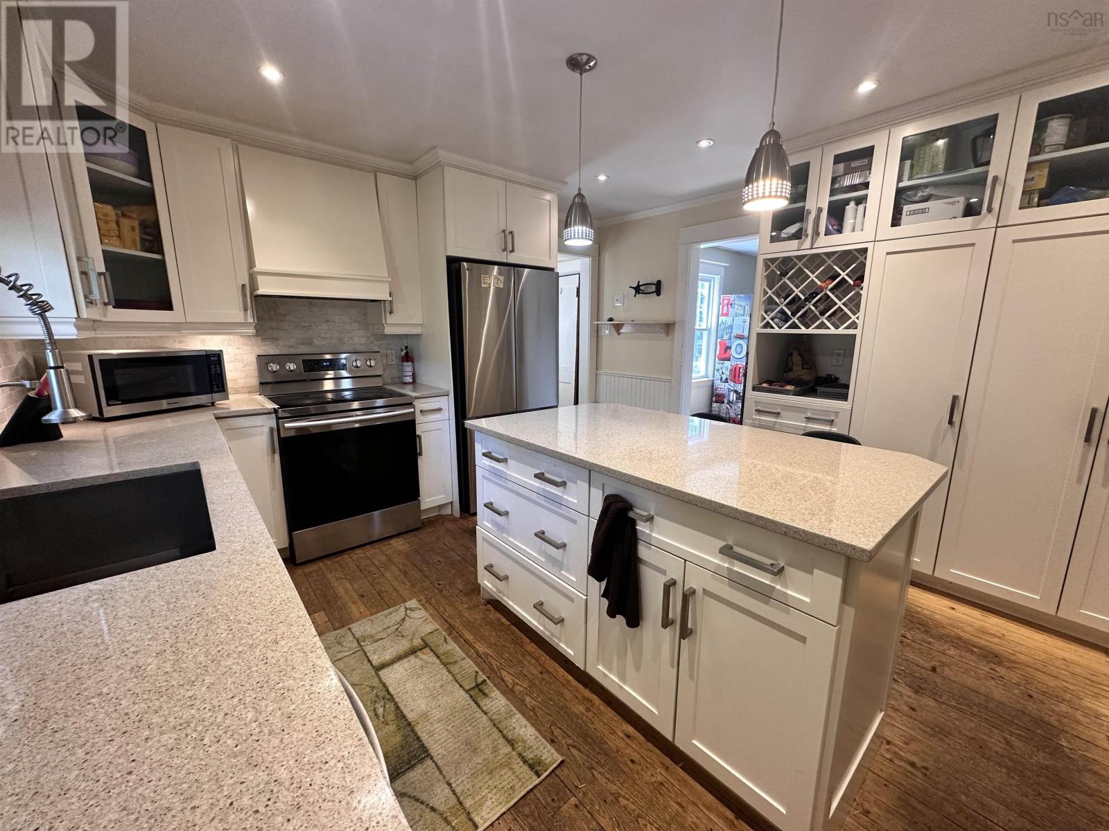 130 School Street, Liverpool, Nova Scotia  B0T 1K0 - Photo 4 - 202519094