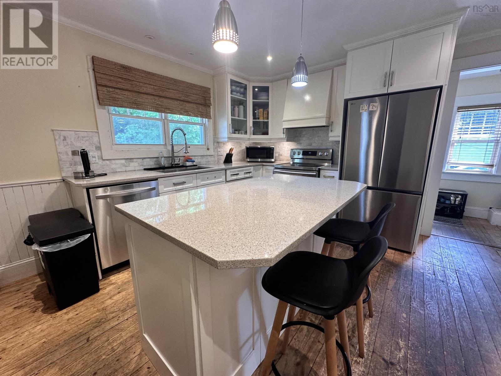 130 School Street, Liverpool, Nova Scotia  B0T 1K0 - Photo 5 - 202519094