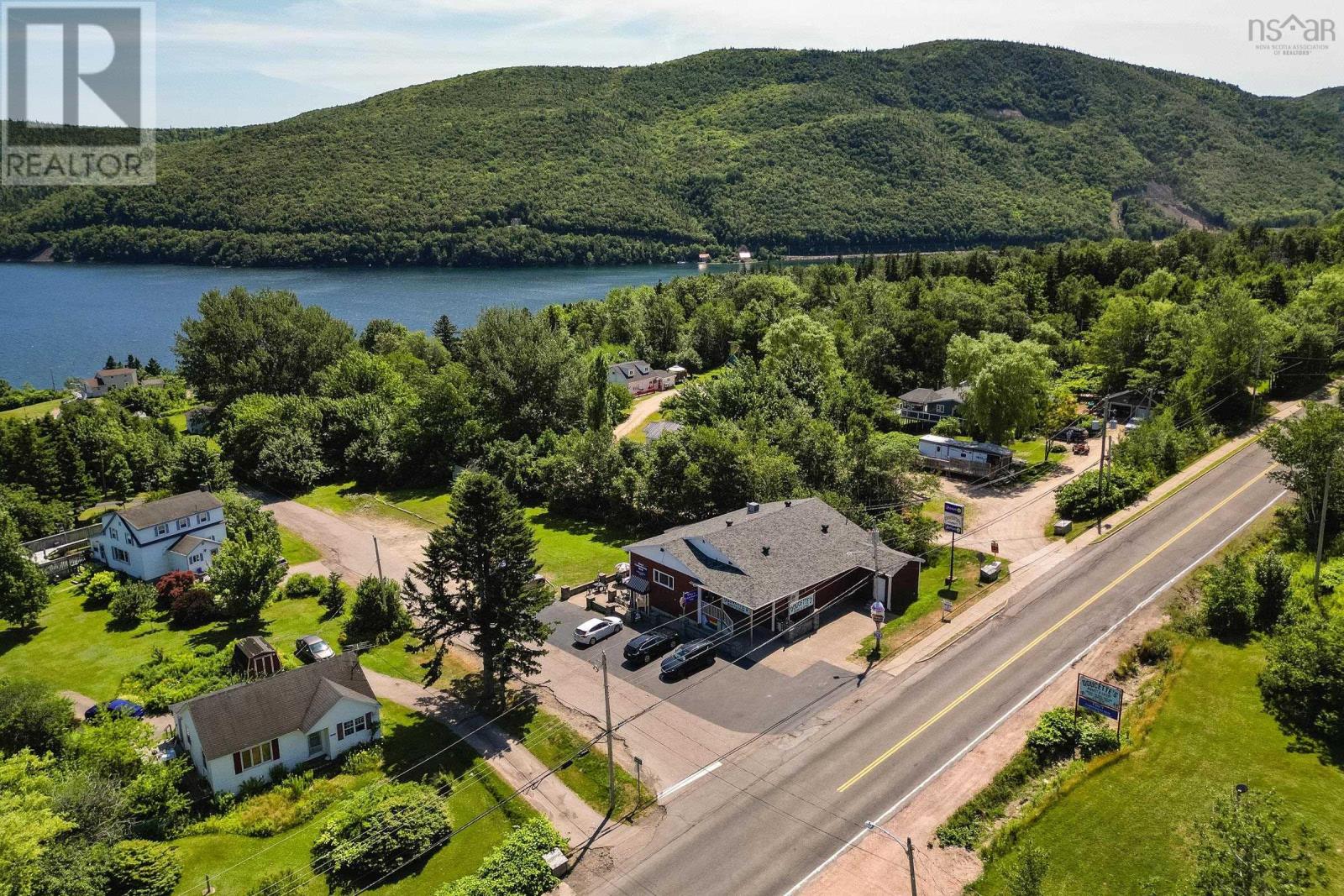 37867 Cabot Trail, Ingonish, Nova Scotia  B0C 1L0 - Photo 8 - 202519487
