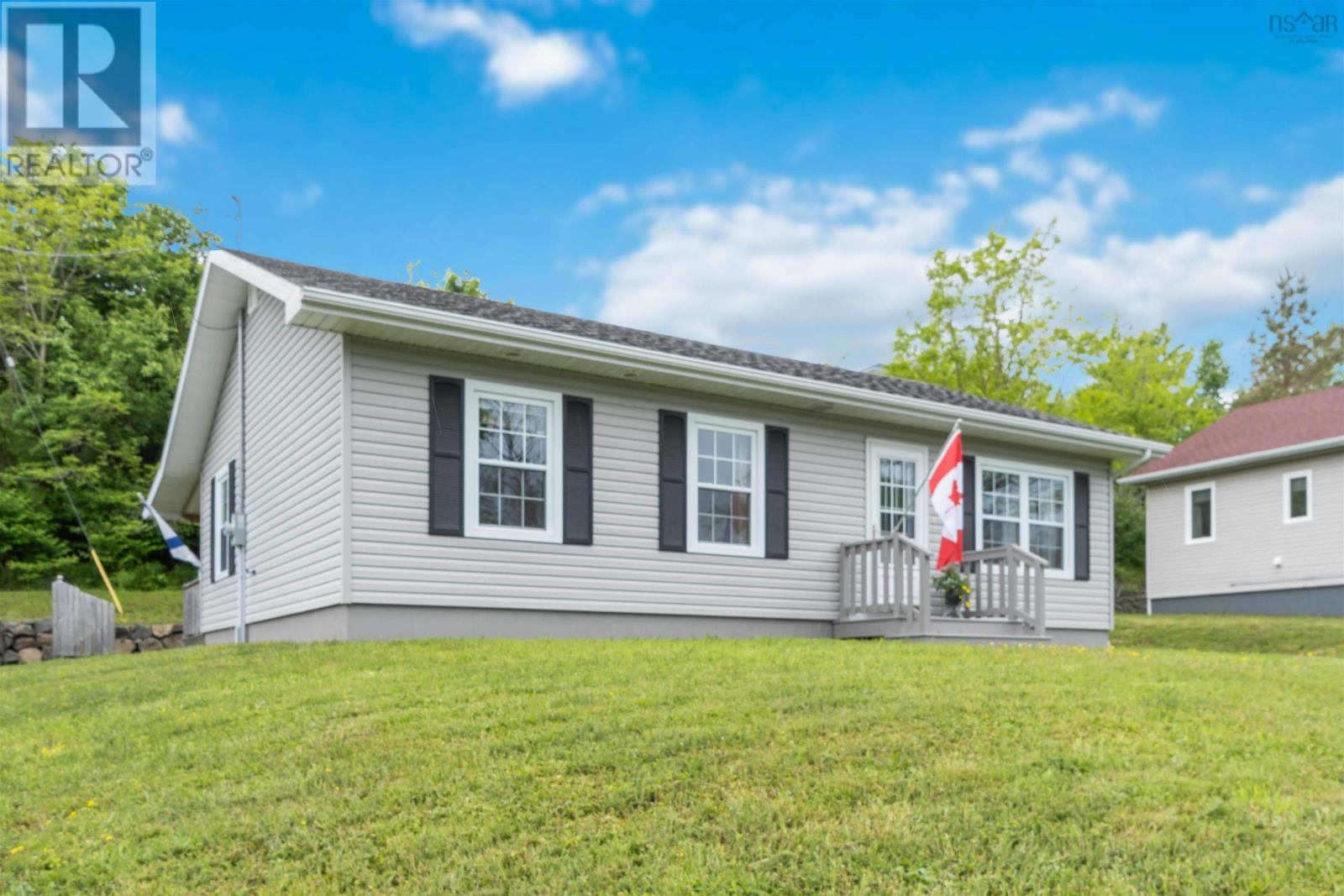 101 Second Avenue, Digby, Nova Scotia  B0V 1A0 - Photo 3 - 202519505