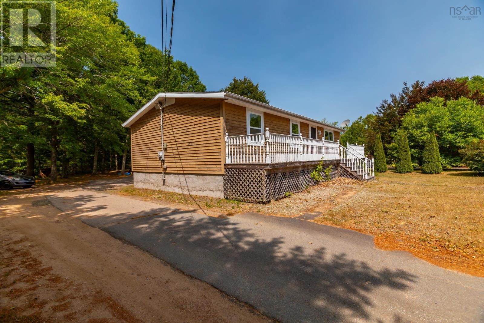 1 Pinecrest Drive, Middleton, Nova Scotia  B0S 1P0 - Photo 4 - 202520110