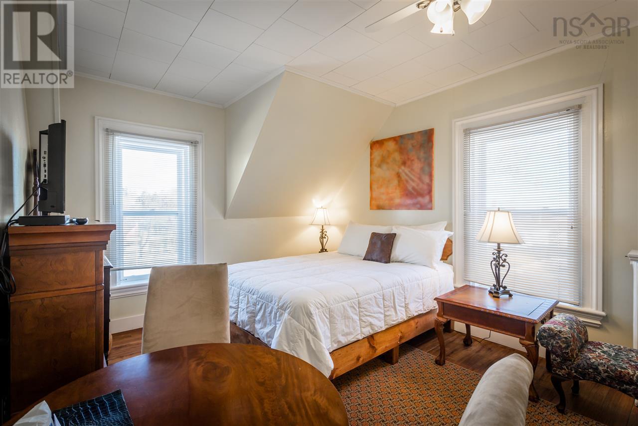 641 Main Street, Yarmouth, Nova Scotia  B5A 1K2 - Photo 9 - 202520937