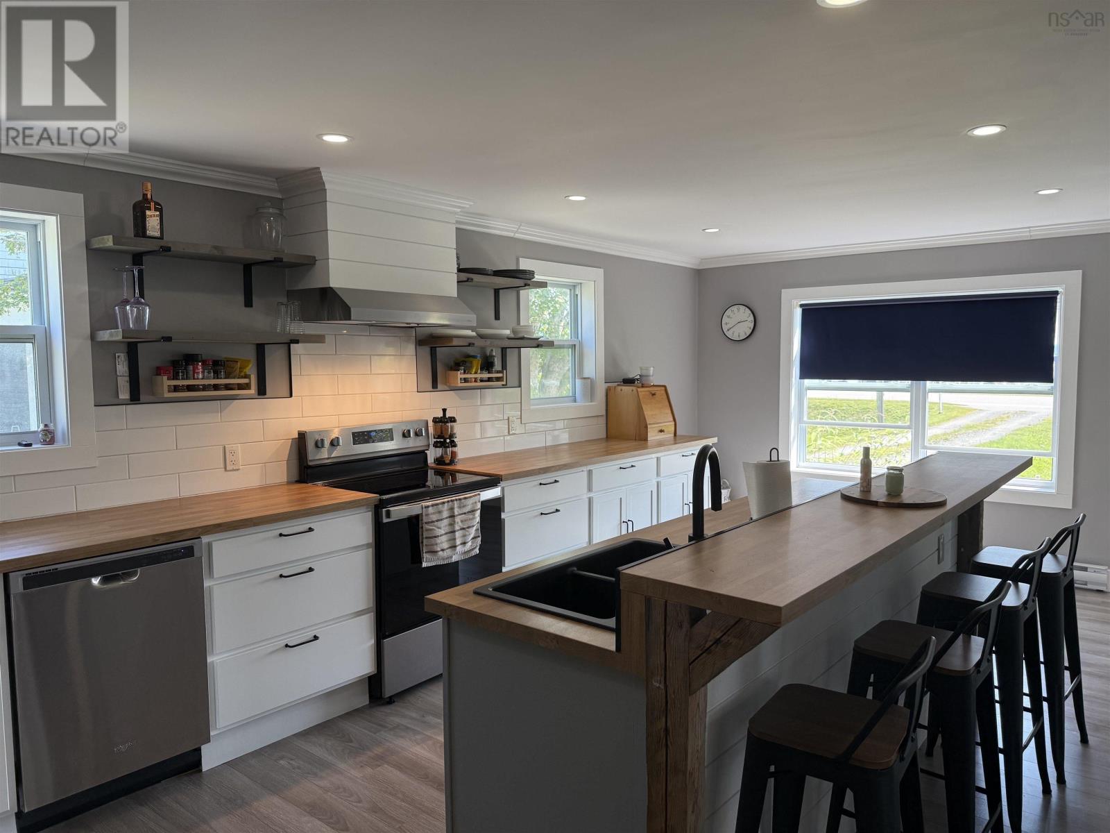 1044 335 Highway, Middle West Pubnico, Nova Scotia  B0W 0C5 - Photo 17 - 202520985