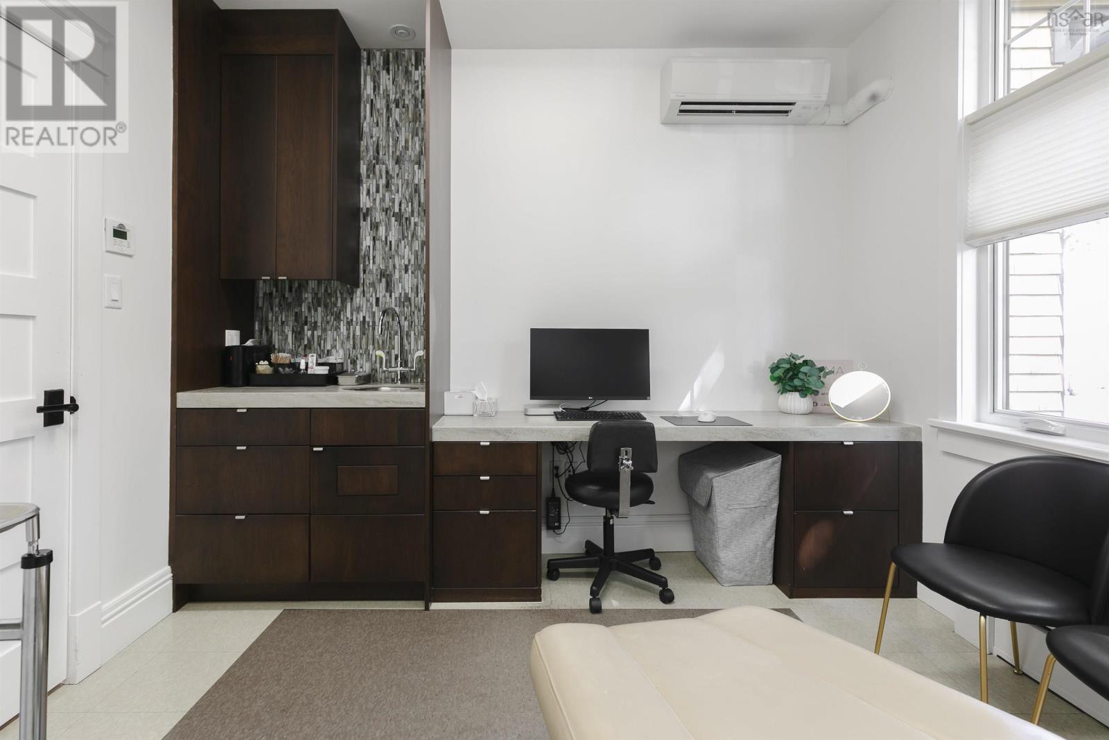 6088 Coburg Road, Halifax, Nova Scotia  B3H 1Z4 - Photo 22 - 202521020