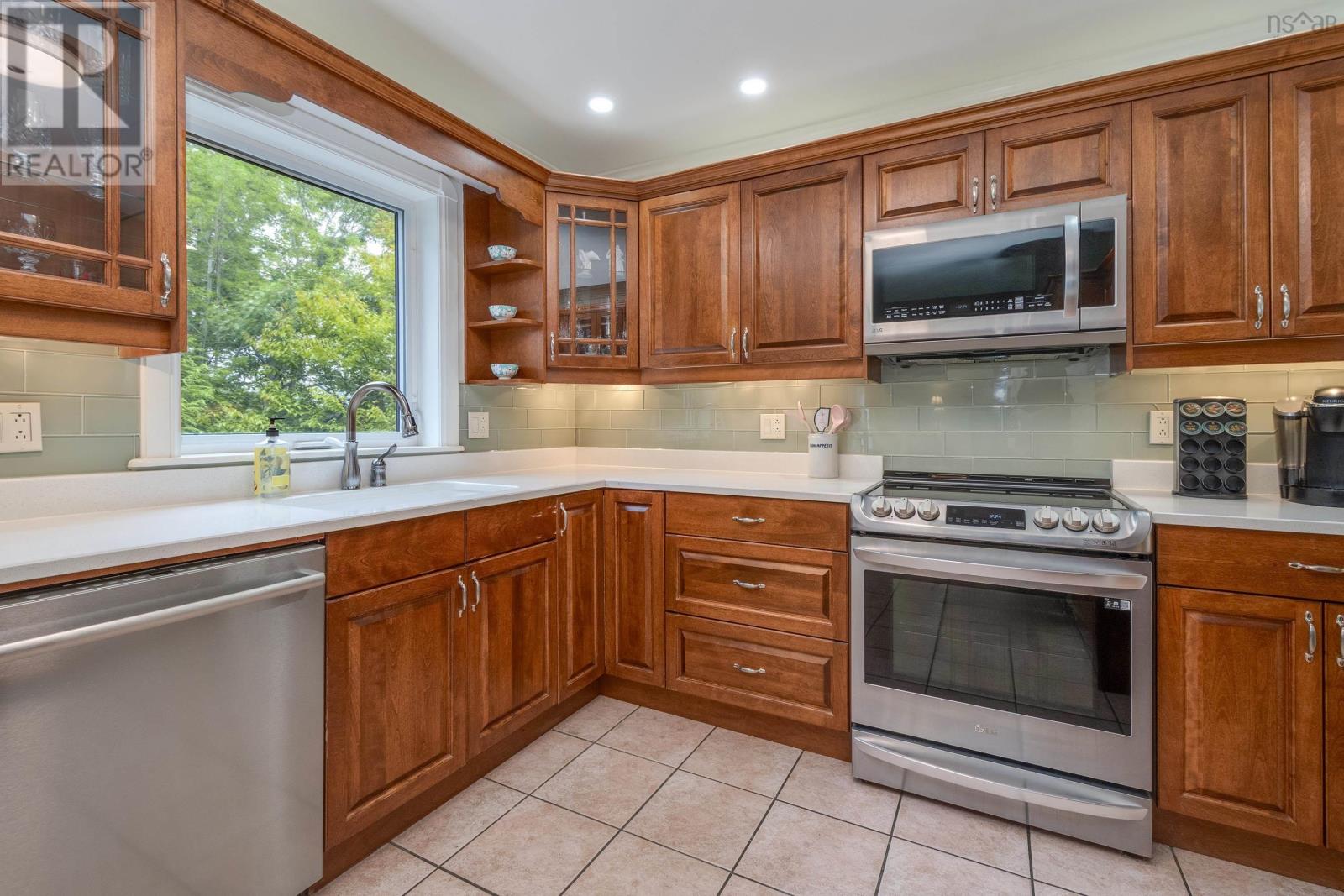 23 Lakeshore Park Terrace, Dartmouth, Nova Scotia  B3A 4Z4 - Photo 12 - 202521128