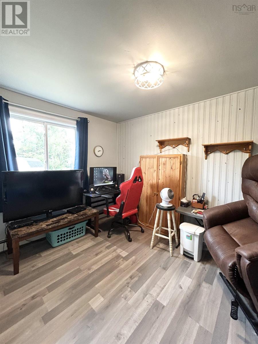 8 Smith Avenue, Springhill, Nova Scotia  B0M 1X0 - Photo 18 - 202521644