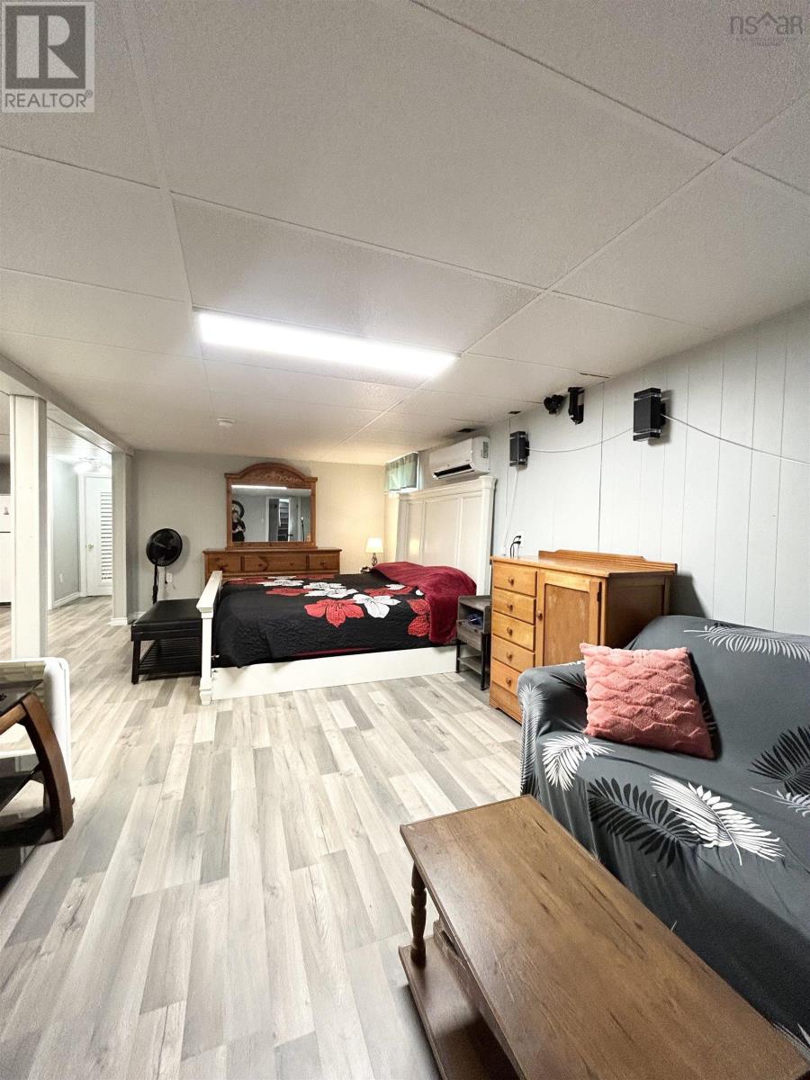 8 Smith Avenue, Springhill, Nova Scotia  B0M 1X0 - Photo 19 - 202521644