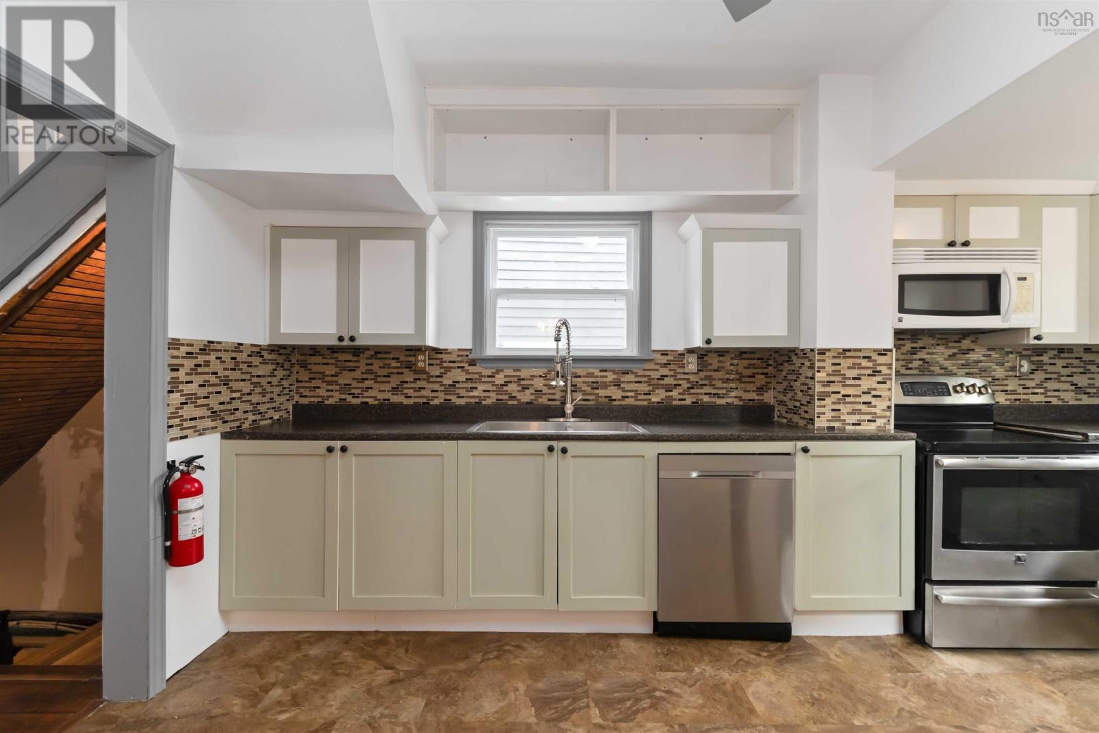 22 Rodney Road, Dartmouth, Nova Scotia  B2Y 3V5 - Photo 8 - 202521841