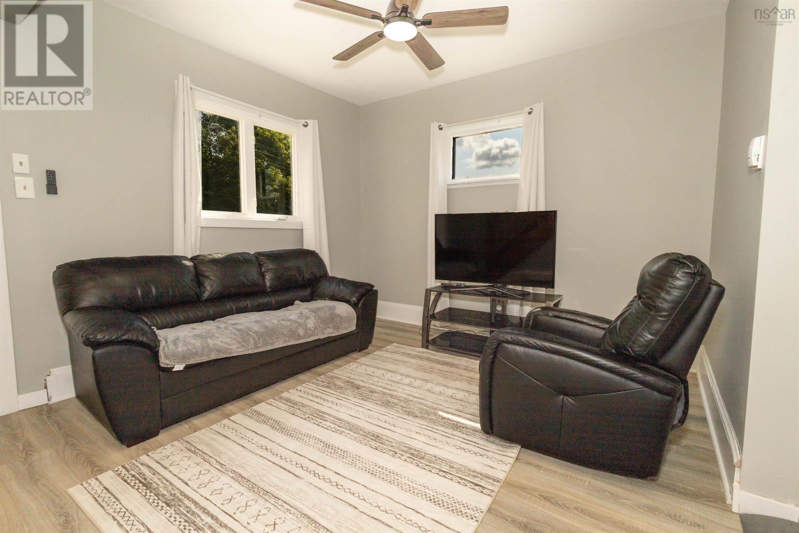 192-194 Gatacre Street, Sydney, Nova Scotia  B1N 1Z2 - Photo 5 - 202522640