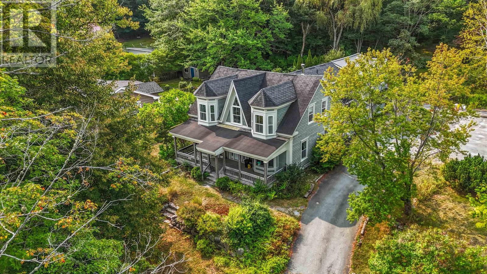 57 King Street, Bridgewater, Nova Scotia  B4V 1A1 - Photo 2 - 202522858